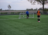 Training S.K.N.W.K. JO19-1 van donderdag 25 april 2024 (80/120)